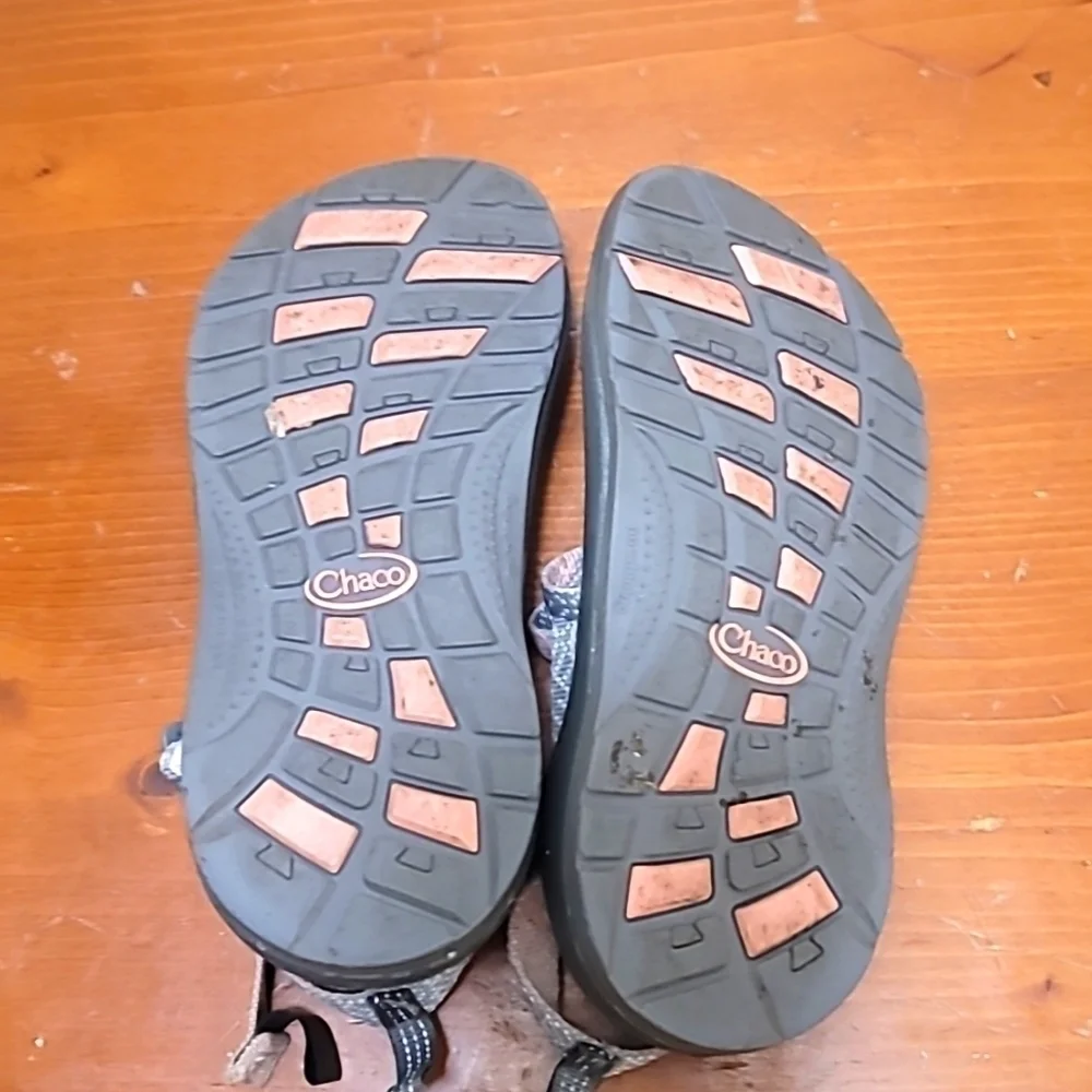 Chaco Z1 Ecotread Kids Sandals Size 2 Grey Pink Strappy Hiking‎ Water Shoes